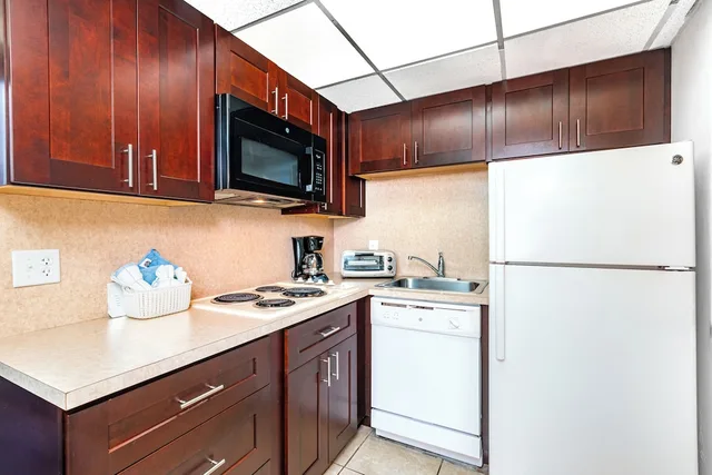 شقة سكنية بسرير كوين مع أريكة بمطبخ صغير، Emerald Seas Deerfield Beach Club 3/3
