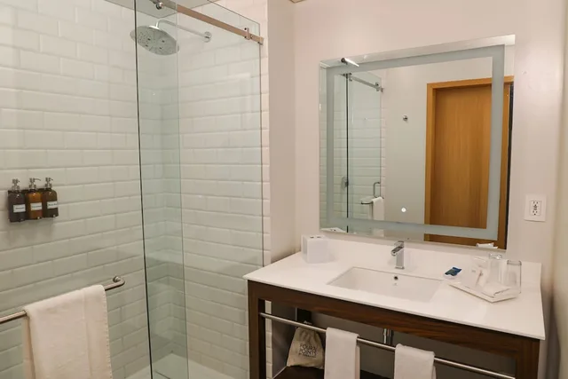 غرفة سوبيريور بسرير كينج بإطلالة على المدينة مع أريكة، Four Points By Sheraton Mexico City Colonia Roma 10/10