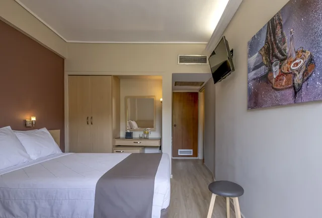 Standard, Double or Twin Bed, with Extra Bed, Acropolis View 1/3