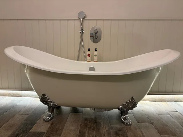 جناح عائلي بسرير كينج وسرير فردي، Kings Head Hotel 3/3