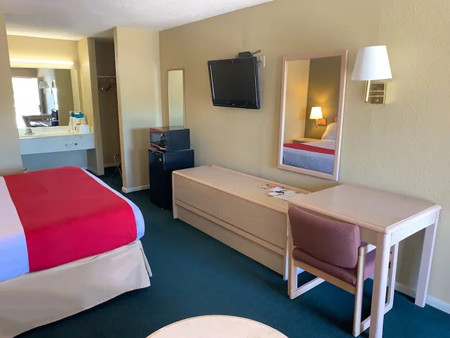 غرفة ديلوكس بسرير كينج للمدخنين، Americas Best Value Inn Meridian 2/7
