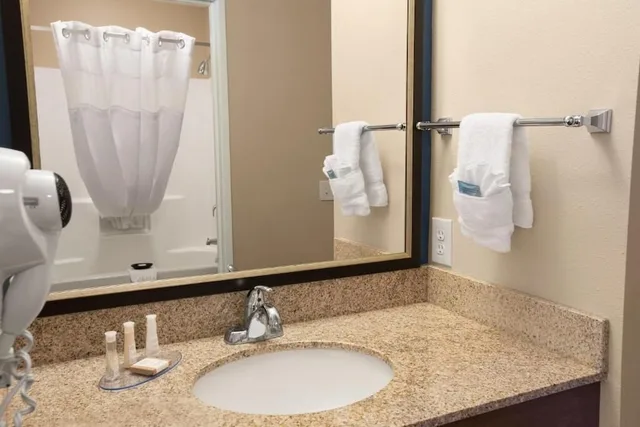 Room, King Bed, Accessible, Baymont by Wyndham Odessa 4/5