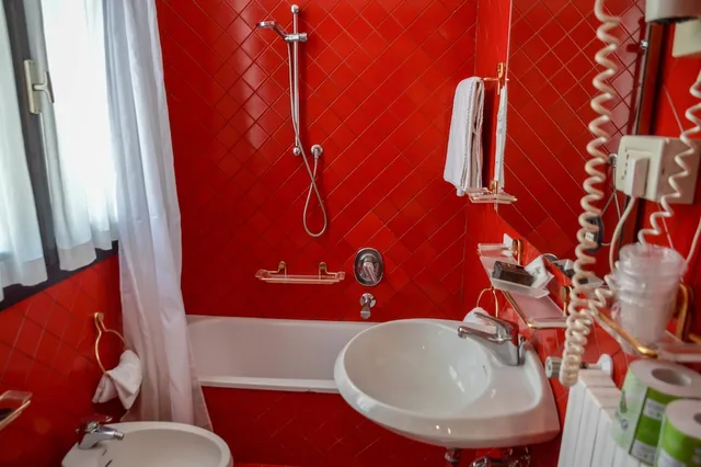 غرفة قياسية بسرير مزدوج أو سريرين منفصلين، Le Boulevard Hotel 4/4