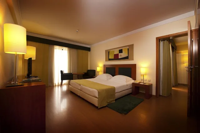 Connecting, Twin Beds, Pool View, Vila Gale Cerro Alagoa 2/4