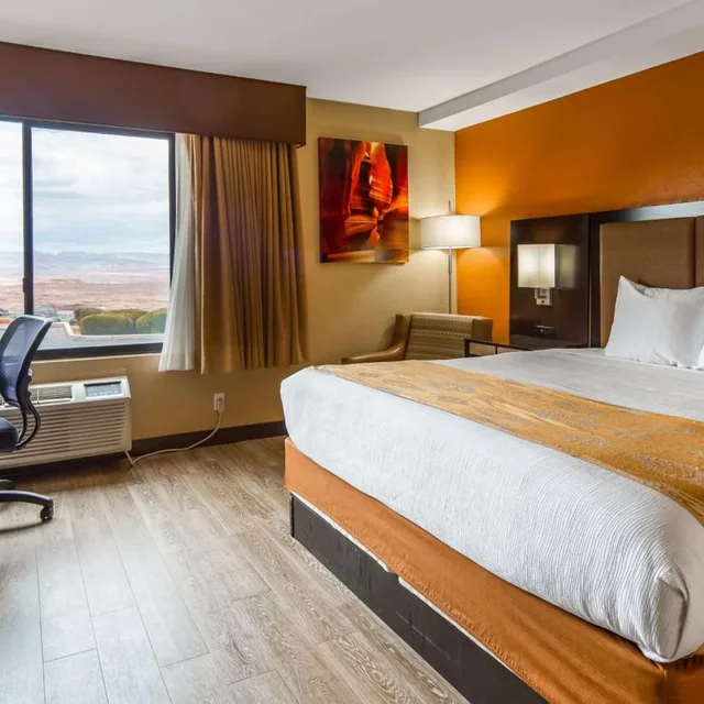 Room, King Bed, Accessible, Best Western View Of Lake Powell Hotel 4/10
