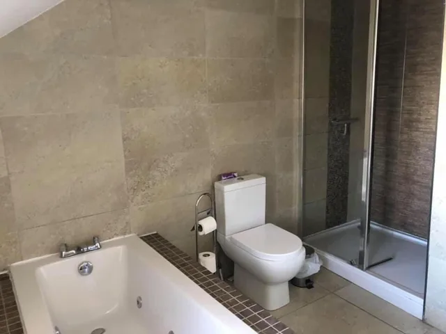 Luxury, Apartment, 2 Double Beds, King Bed, Murphy Bed, Sea View، Harcourt Place 3/5