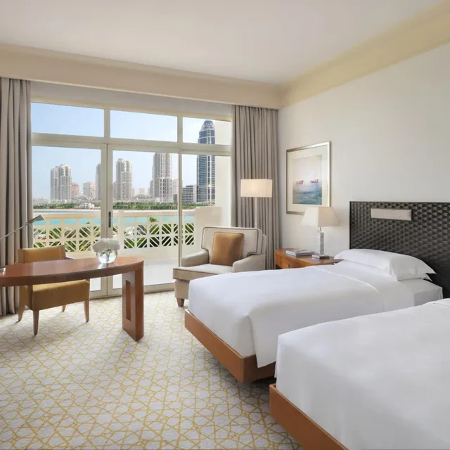 غرفة بسرير فردي بإطلالة، Grand Hyatt Doha Hotel and Villas 2/6