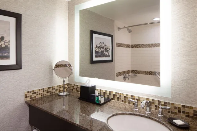 Guest Room, Deluxe, 2 Double Beds, Mountain or Bay View, High Floor, Sheraton Anchorage Hotel 8/9