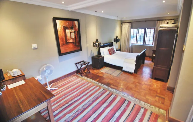 جناح فاخر، The Wardrobe Guest House 1/2