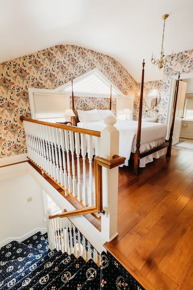 Signature, Suite, Queen Bed, Two Story, Jetted Tub، The Rochester Inn, A Historic Hotel 6/10