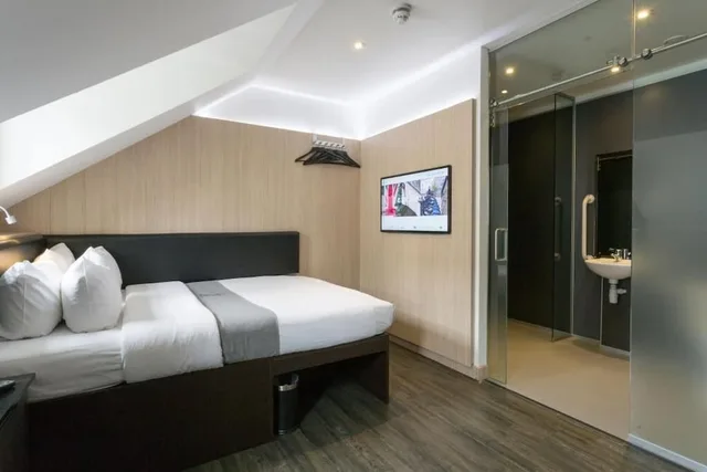 غرفة بسرير كوين لذوي الإعاقة، Z Hotel Victoria 1/5