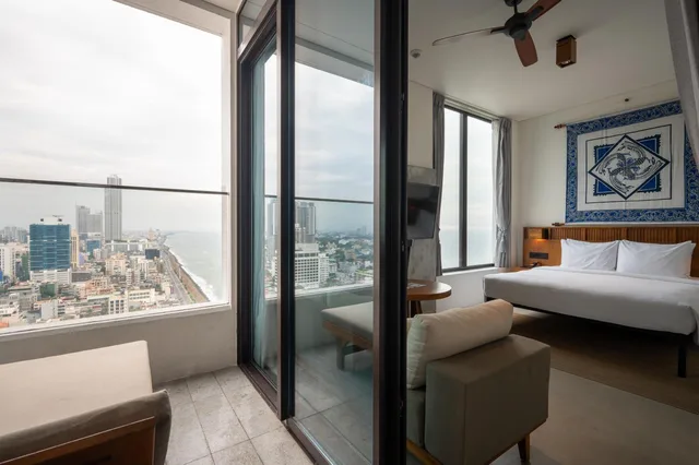 Deluxe, Queen Bed, Partial City and Sea View, Terrace, Granbell Hotel Colombo 1/1