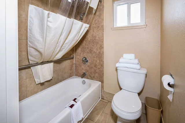 غرفة بسرير كينج، Americas Best Value Inn Richmond San Francisco 2/2