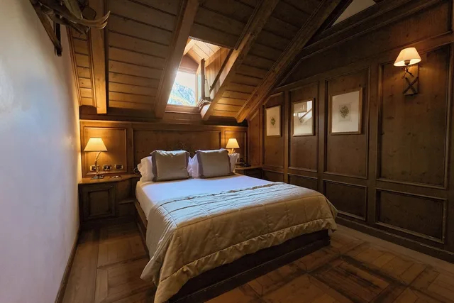 غرفة كومفورت فاخرة بسرير مزدوج وسريرين منفصلين، Ambra Cortina Luxury Fashion Boutique Hotel 3/10