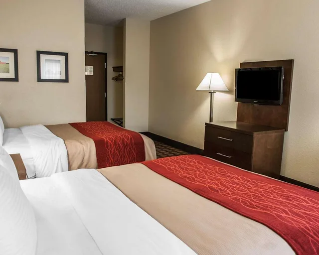 غرفة بسريرين كوين، Baymont by Wyndham Richmond I-70 2/4
