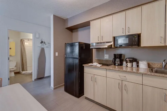 غرفة بسرير كوين بمطبخ، Studio6 El Paso, TX - East 6/6
