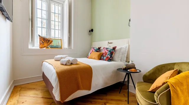 Junior, Single Bed, Interior View, LeL Madalena GuestHouse 9/10