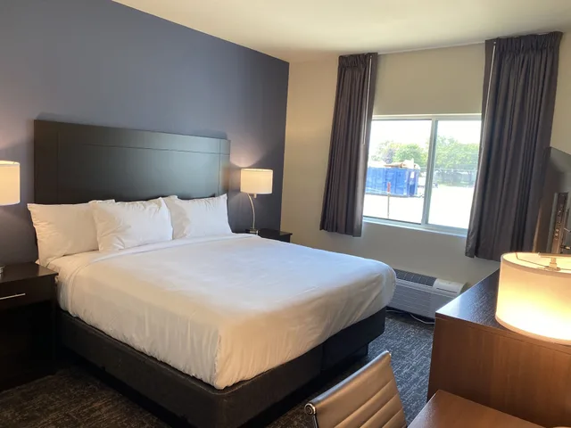 جناح مفردة بسرير كينج مع أريكة لذوي الإعاقة، Cobblestone Inn & Suites - Forest City 3/6