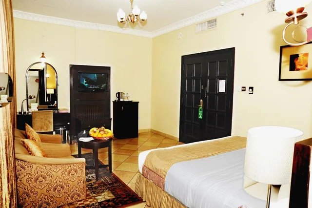 Junior Suite, Al Jazeera Royal Hotel 8/10