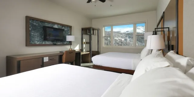 غرفة بسريرين كوين بإطلالة على الجبل، The Lodge at Breckenridge 8/14