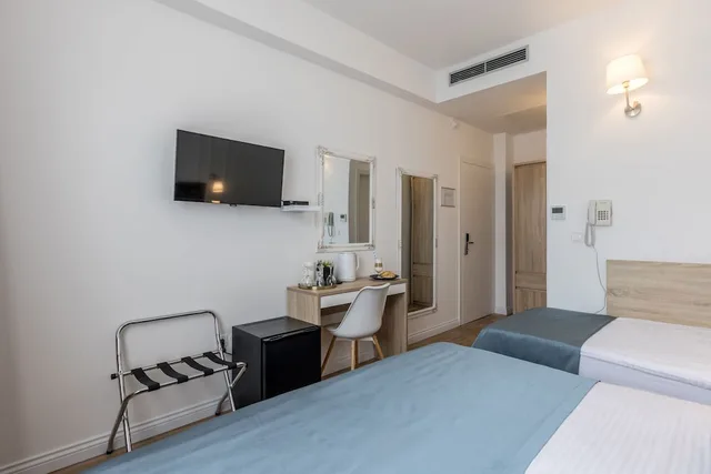 غرفة قياسية ثلاثية، Annex Building Art Hotel 9/10