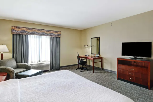 غرفة لذوي الإعاقة، Hilton Garden Inn Conway 2/3