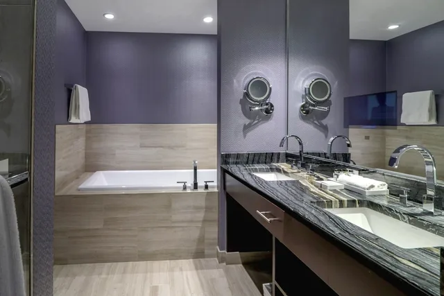 جناح بسرير كينج لذوي الإعاقة، Ivy Boutique Hotel 2/2