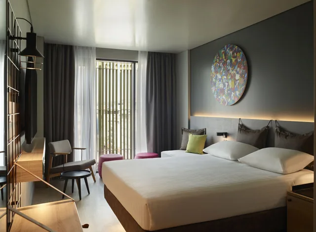 غرفة بسرير مزدوج، Moxy Athens City 1/1