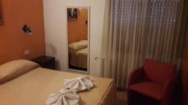 غرفة قياسية ثلاثية، Hotel Grisabel 2/2