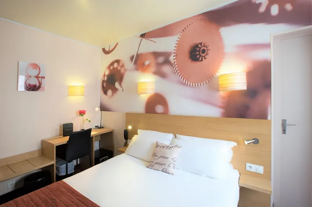 Adjoining, 2 Double Beds, Ariane Montparnasse 6/10