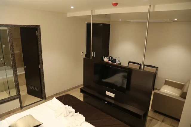 جناح فاخر بسرير كينج، Hotel Virgo Sumeru 2/3