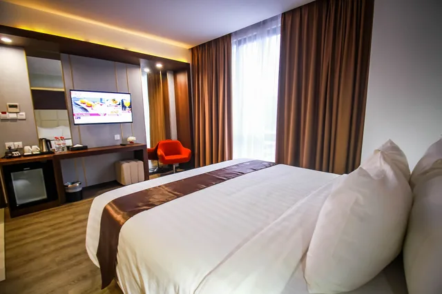 Deluxe, King Bed, Asialink Hotel By Prasanthi 3/10