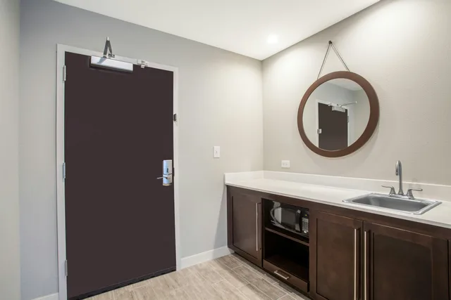 Studio, King Bed, Balcony, Hampton Inn Rochester Penfield 4/4