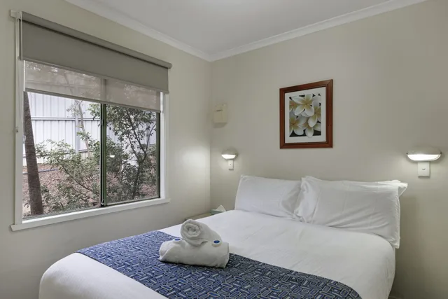 3 Bedrooms, Cabin, 1 Double and 2 Bunk Beds، Discovery Parks Dubbo 1/3