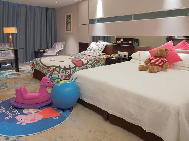 غرفة ديلوكس بسرير كينج وسرير فردي، Royal Palace Hotel 1/1