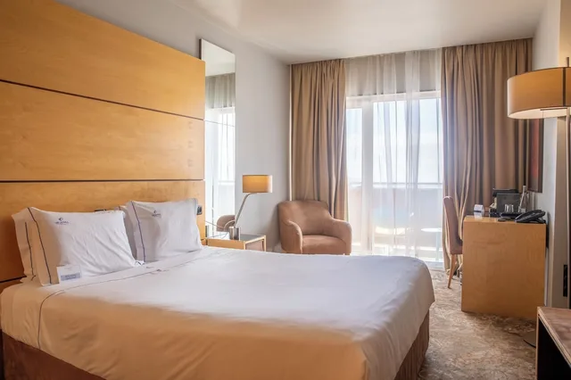 غرفة بسرير مزدوج أو سريرين منفصلين، Vip Executive Azores Hotel 3/10