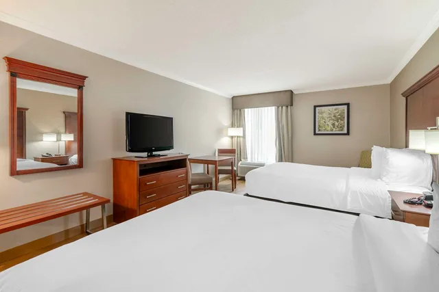 Room, 2 Queen Beds, Accessible, Syracuse Grand 1/5