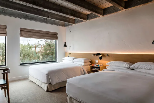 غرفة بسريرين كوين لذوي الإعاقة، Andaz Scottsdale Resort And Bungalows 2/10