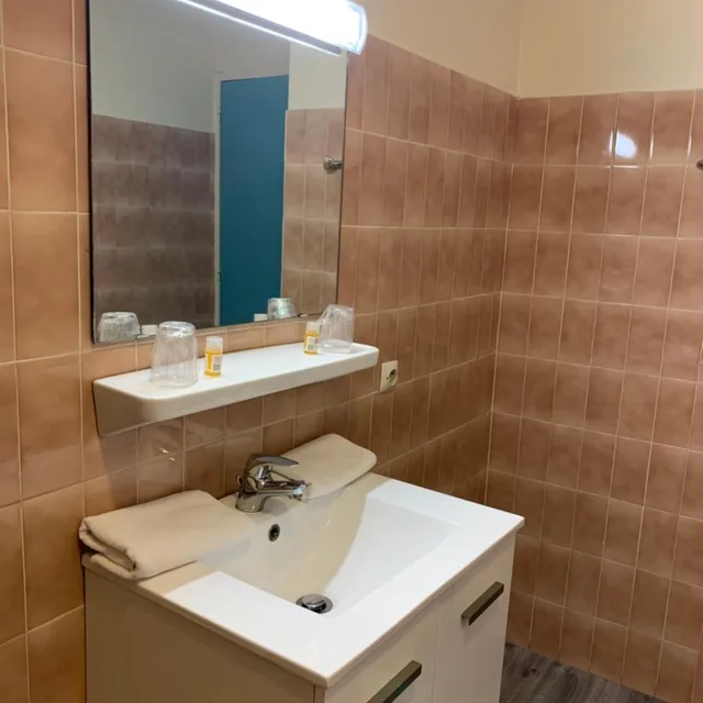 غرفة بسرير مزدوج بشرفة، Hotel Bains Sarrailh 4/6