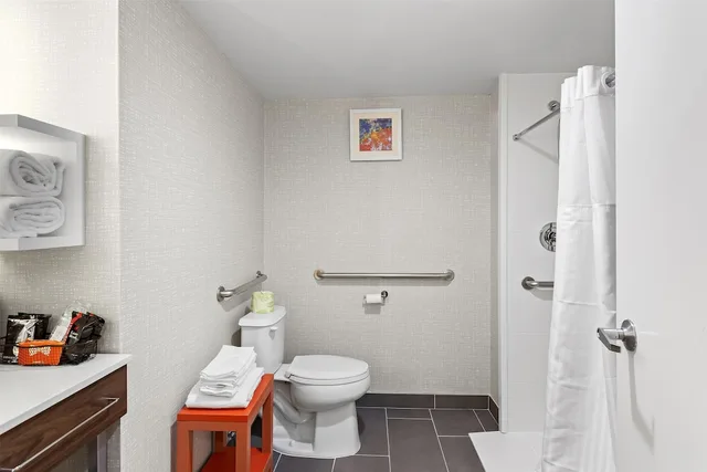 استوديو بسرير كينج بحوض جاكوزي، Hampton Inn Suites Bolingbrook 5/6