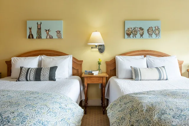 غرفة بسريرين كوين، The Alpine House Lodge & Cottages 2/3