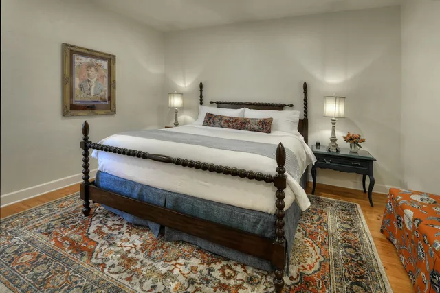 بنتهاوس بسرير كينج، The Armory Park Inn 4/4