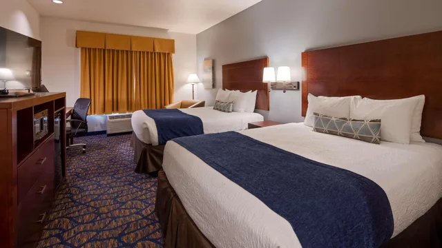 غرفة رباعية بسرير كوين لذوي الإعاقة، Best Western Plus Villa Del Lago Inn 1/5