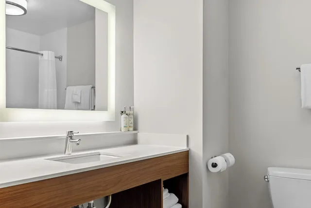 غرفة قياسية بسرير فردي، Holiday Inn Express Hotel And Suites Vandalia 2/3