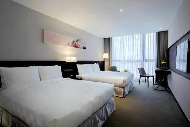 غرفة عائلية بسريرين كوين، Platinum Hotel 1/2