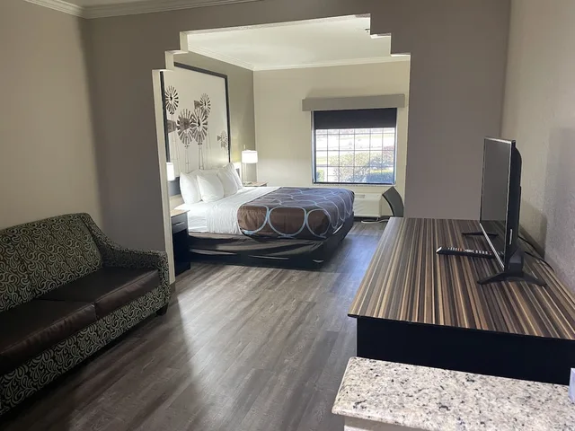 Room, 2 King Beds, Super 8 By Wyndham San Antonio/Alamodome Area 4/10