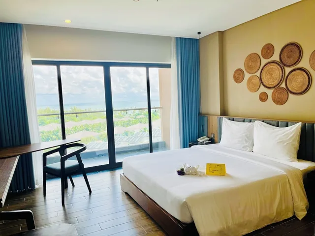 جناح بسرير كينج بإطلالة على البحر بشرفة، Sonaga Beach Resort & Villas Phu Quoc 1/6