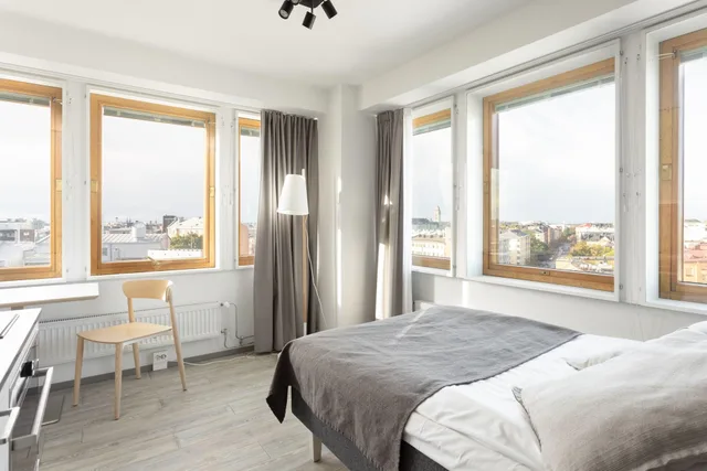 Standard fully furnished studio with a panoramic view for one، Noli Sornainen 1/7