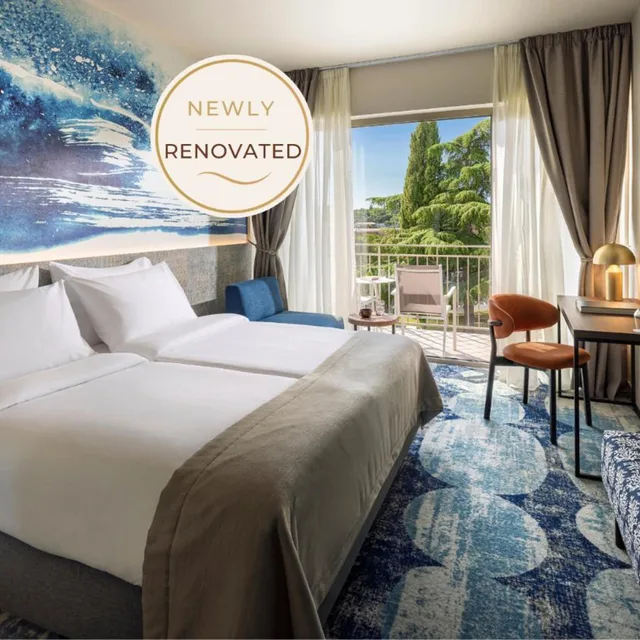غرفة كومفورت بسريرين منفصلين بإطلالة على المتنزه بشرفة مع سرير إضافي، Remisens Hotel Lucija 3/6