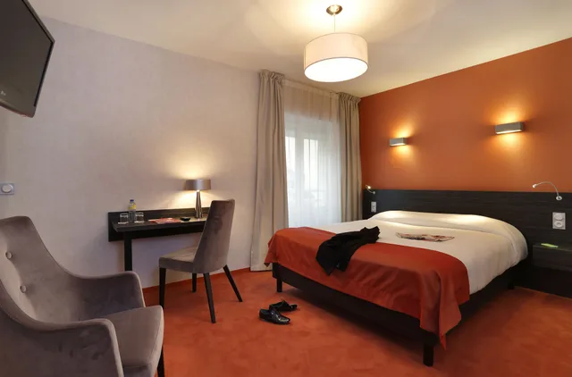 Classic, Queen Bed, Inter Hotel Les Thermes de L Avenue 2/4